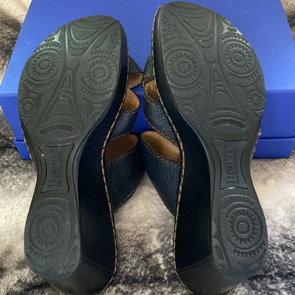 Born Leather Very Comfortable Platform Slides Nev… - image 5